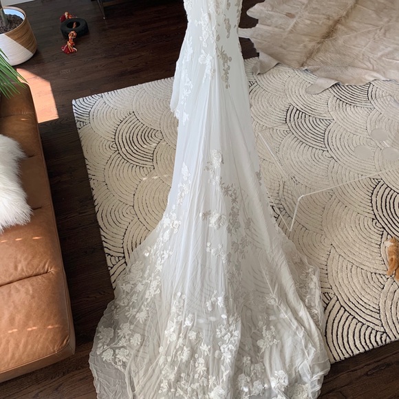 Atelier Pronovias Rocio Dress - Picture 4 of 8